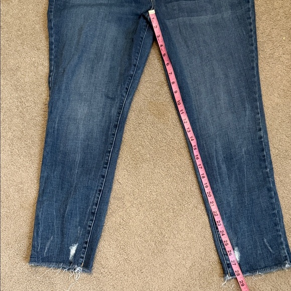 a.n.a Medium Blue Cropped Jeans with Distressed Hem - Picture 8 of 9